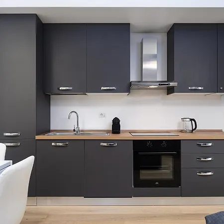 In Porta Garibaldi & Chinatown - Center Well Connected Apartment