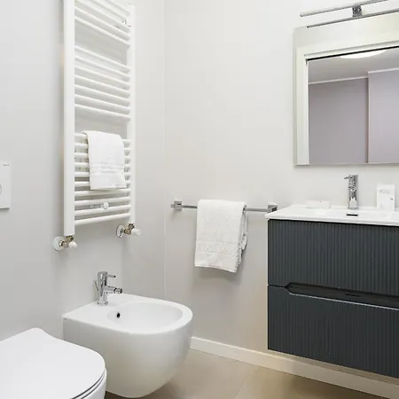 In Porta Garibaldi & Chinatown - Center Well Connected Apartment Milan