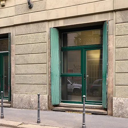 In Porta Garibaldi & Chinatown - Center Well Connected